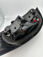 Charger l'image dans la galerie, Feu arrière gauche côté conducteur pour BMW Série 5 M5 E60 2004-2007 OEM 7165739
