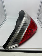 Charger l'image dans la galerie, Feu arrière gauche côté conducteur pour BMW Série 5 M5 E60 2004-2007 OEM 7165739