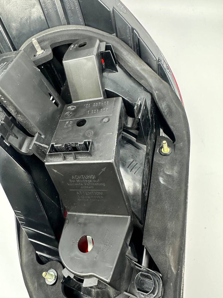 Feu arrière gauche côté conducteur pour BMW Série 5 M5 E60 2004-2007 OEM 7165739