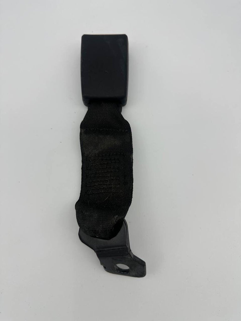 Récepteur de boucle de ceinture de sécurité arrière centrale inférieure pour BMW E60 550I 2006-2010 OEM 7059774