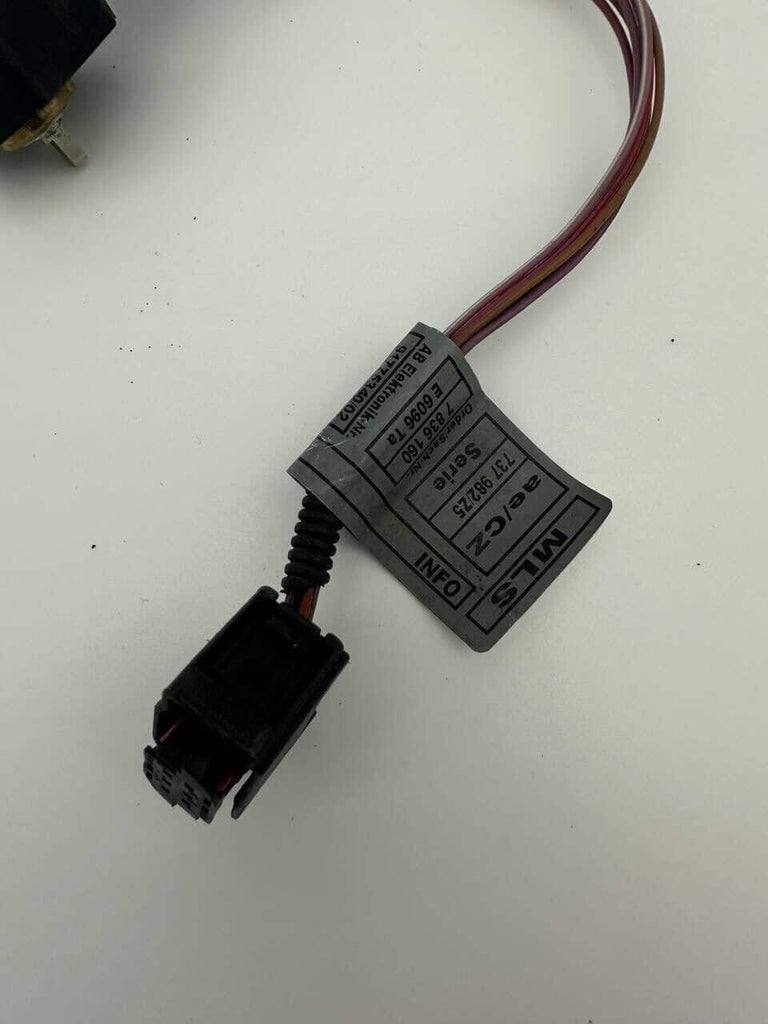 Capteur de position du papillon des gaz BMW d'occasion - Référence d'origine BMW 13627841705 