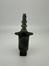 Charger l&#39;image dans la galerie, Solénoïde VANOS BMW d&#39;occasion - BMW d&#39;origine 11367841072 