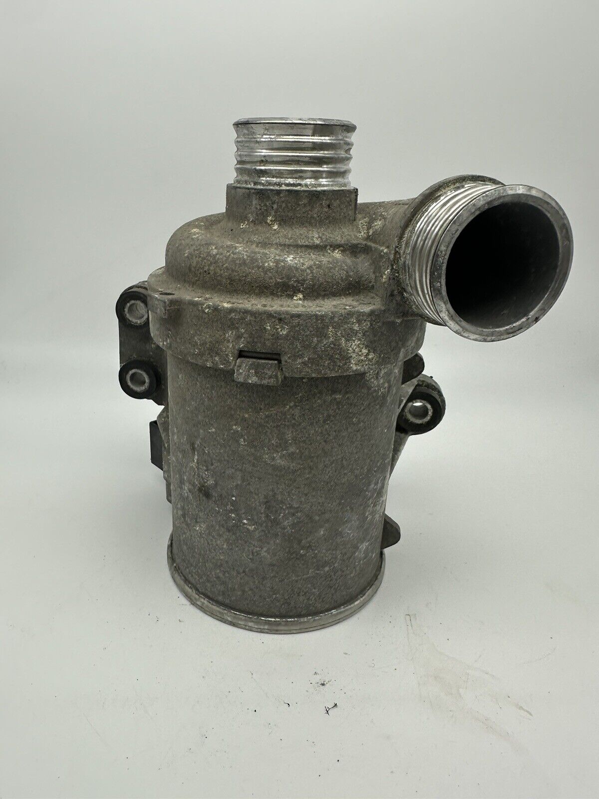 Pompe à eau électrique 862509802 (BC43) pour BMW 135 235 335 535 435xi (2011-2016)