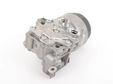 Charger l'image dans la galerie, BMW Engine Oil Filter Housing - Genuine BMW 11427837710