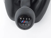 Charger l'image dans la galerie, Pommeau de levier de vitesse éclairé BMW avec soufflet (MSport-6Gang) - Référence d'origine BMW 25112283015 