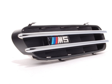 Charger l'image dans la galerie, BMW Grille Side Panel Front Left (M5) - Genuine BMW 51137896849