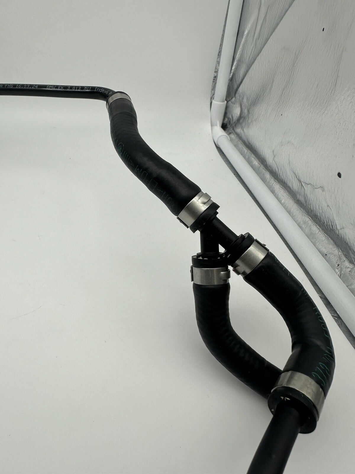 BMW M5 M6 E60 E63 E64 Water Hose Radiator Vent Hose Genuine 2282954