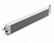 Charger l'image dans la galerie, BMW S65 Race-Spec Oil Cooler - CSF Racing 8025