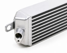 Charger l'image dans la galerie, BMW S65 Race-Spec Oil Cooler - CSF Racing 8025