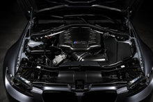 Charger l'image dans la galerie, Eventuri BMW S65 E9X M3 Black Carbon Inlet Plenum - Gloss