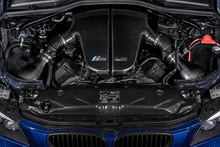 Charger l'image dans la galerie, Eventuri BMW S85 E6X M5 / M6 Black Carbon Inlet Plenum
