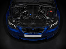 Charger l'image dans la galerie, Eventuri BMW S85 E6X M5 / M6 Black Carbon Inlet Plenum
