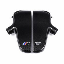 Charger l'image dans la galerie, Eventuri BMW S85 E6X M5 / M6 Black Carbon Inlet Plenum