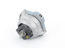 Charger l'image dans la galerie, Support moteur BMW (gauche) - Hutchinson 22116762607