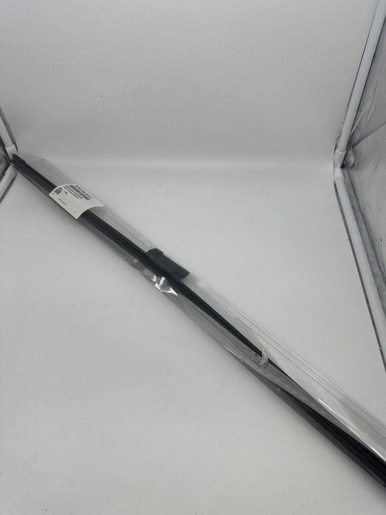 New Windshield Wiper Blade 26IN Driver 2017-2023 Tesla Model 3 1076730-00-C
